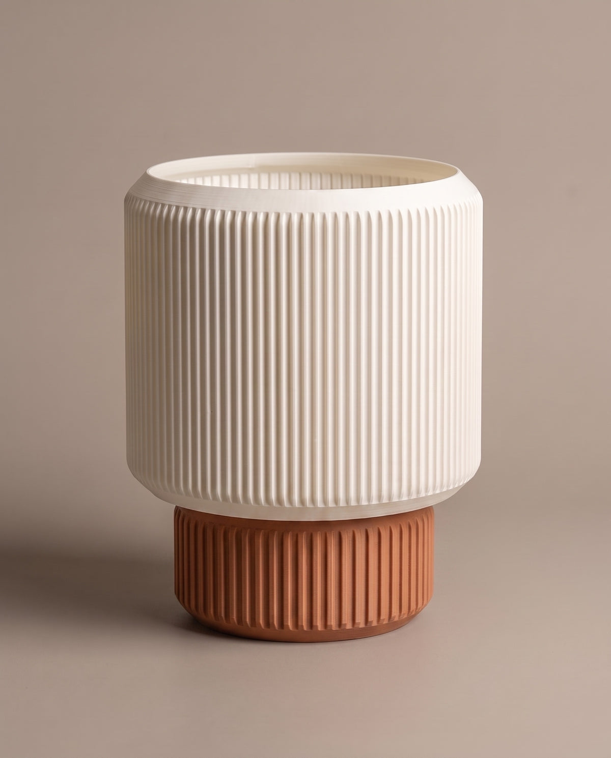 Lámpara Ágora con base Terracota, foto de estudio