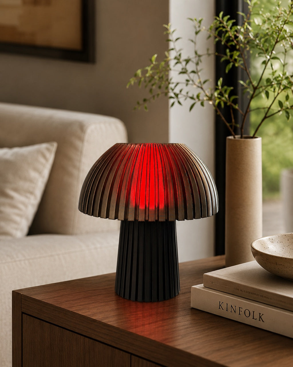 Lámpara Seta Mini en Carbón con la luz RGB en rojo